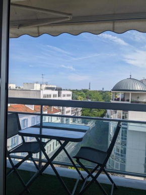 Superbe STUDIO (28m2) avec terrasse / vue TOUR EIFFEL / PUTEAUX